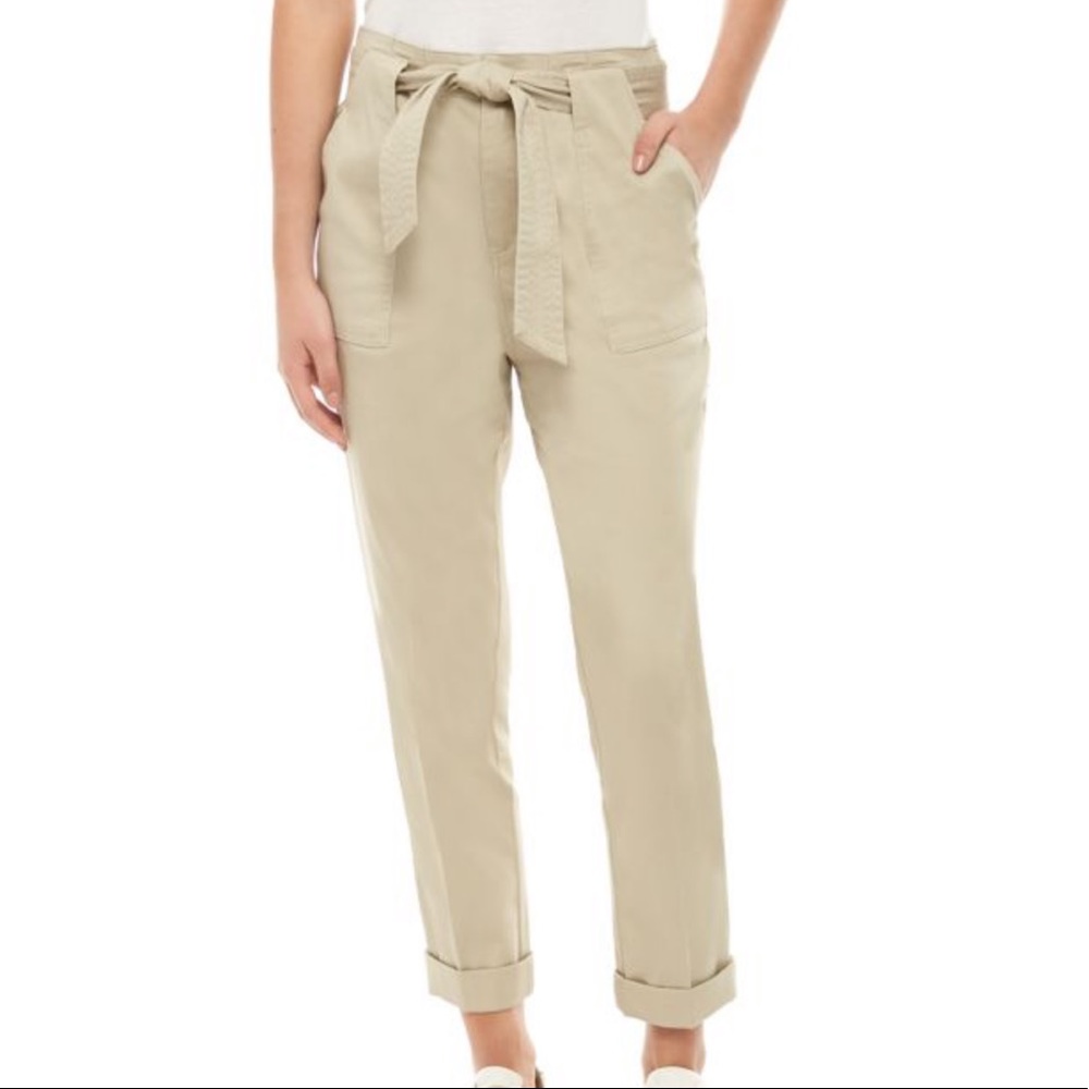 BRAND NEW Paperbag pants